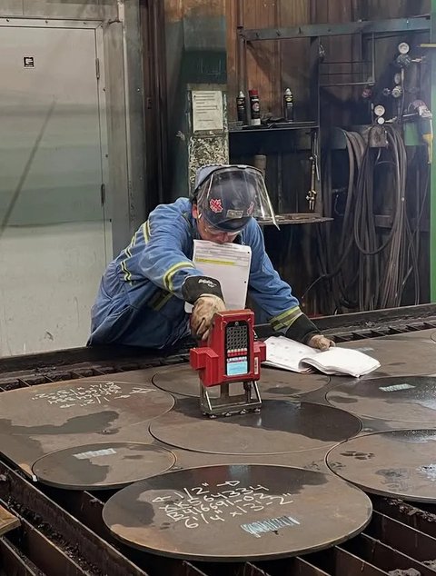 Tengku Firmansyah Bagikan Momen Pekerjaannya Sebagai Tukang Las di Kanada