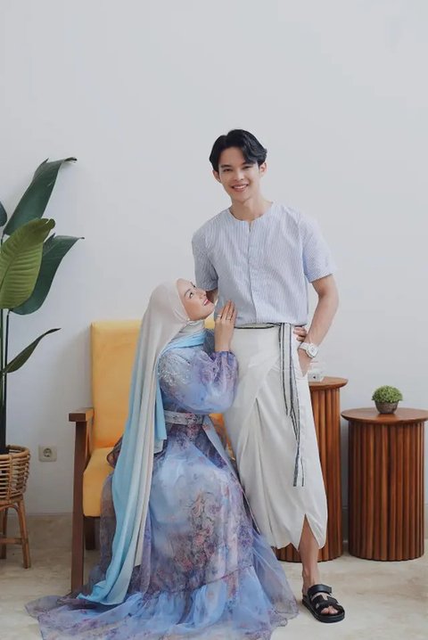 Gaun Long Dress Simpel Anggun ala Dinda Hauw (sumber: suara.com)