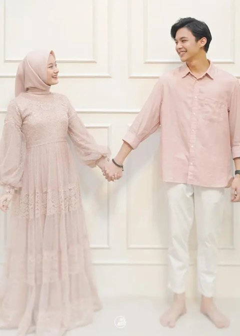 Gaun Long Dress Simpel Anggun ala Dinda Hauw (sumber: suara.com)