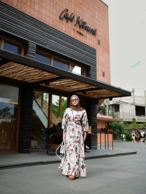 Intip Gaya Aurel Hermansyah di Potret Terbarunya, Tampil Stylish dan Anggun di Kafe Ternama Jakarta (sumber: Instagram/aurelie.hermansyah)