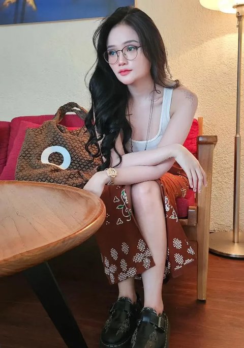 6 Inspirasi Gaya Rambut Fanny Soegi, dari Panjang hingga Pendek yang Bikin Pangling (sumber: Insatagram/fannysoegi)