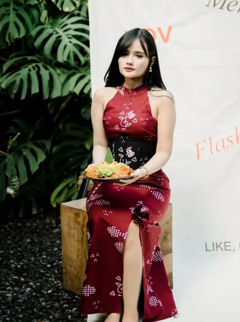 6 Inspirasi Gaya Rambut Fanny Soegi, dari Panjang hingga Pendek yang Bikin Pangling (sumber: Insatagram/fannysoegi)