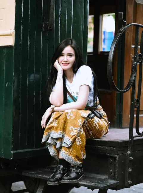 6 Inspirasi Gaya Rambut Fanny Soegi, dari Panjang hingga Pendek yang Bikin Pangling (sumber: Insatagram/fannysoegi)