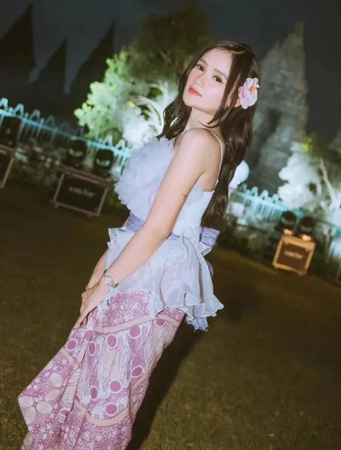 6 Inspirasi Gaya Rambut Fanny Soegi, dari Panjang hingga Pendek yang Bikin Pangling (sumber: Insatagram/fannysoegi)