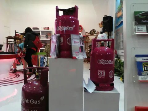 Cara Menambal Tabung Gas Bocor dengan Sabun Mandi (Image by Amnaifa Channel via Youtube.com).