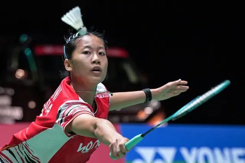 Putri mengaku sedikit kecewa dengan permainannya. Ia merasa sempat kehilangan konsentrasi yang membuatnya kerap gagal mendapat poin. (Richard A. Brooks/AFP)