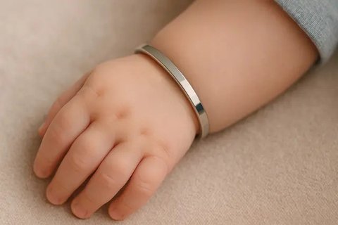 Model Gelang untuk Bayi (created by AI)