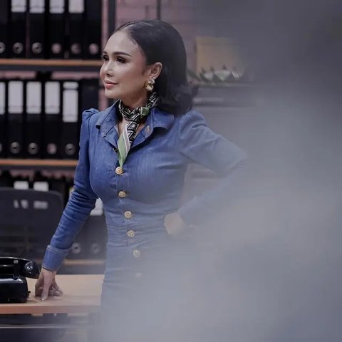 Gaya Yuni Shara yang Awet Muda di Usia 53