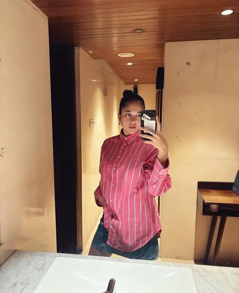 Strolling Look Versi Sitha Marino (Instagram/@sithamarino)