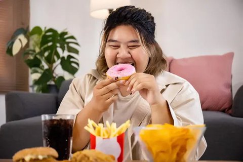 Pernah merasa perut makin buncit padahal pola makan sudah dijaga ketat? Bisa jadi penyebabnya bukan dari apa yang kamu makan saja, tetapi dari apa yang kamu rasakan juga. Oleh karena itu, Yuk
