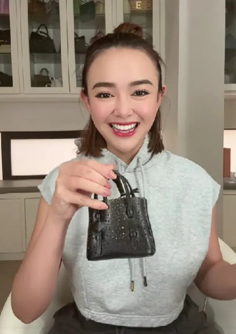 Koleksi Tas Mini Amanda Manopo (Foto: TikTok Amanda Manopo)