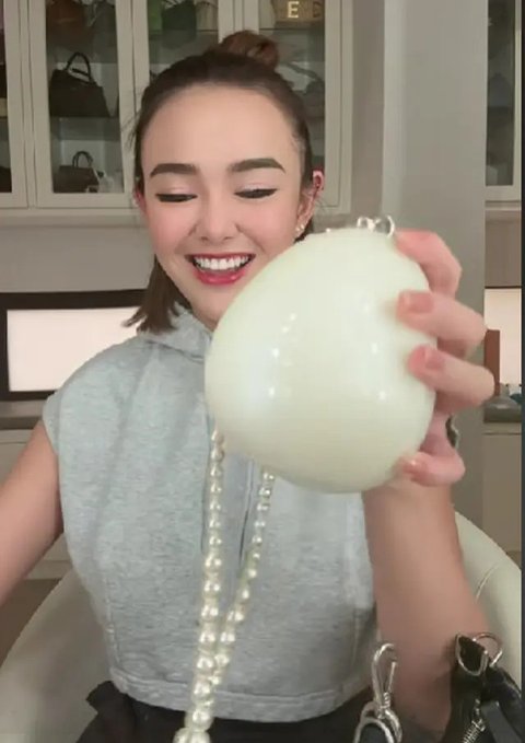 Koleksi Tas Mini Amanda Manopo (Foto: TikTok Amanda Manopo)