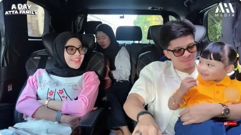 Momen Aurel dan Atta antar Ameena di hari pertama sekolah baru. [YouTube: AH 2 - AHHA MEDIA]