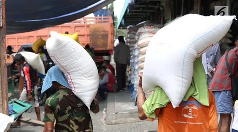Mabes Polri Jumpa Pers Merek Beras Oplosan (Foto: Nanda Perdana Putra/Liputan.com)