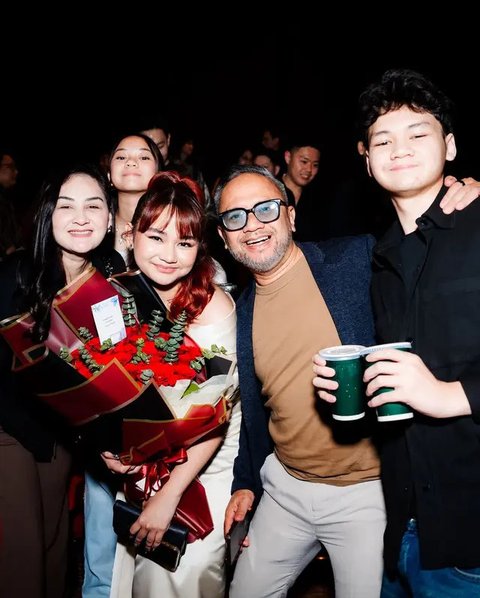 Foto Mima Shafa Anak Mona Ratuliu yang Main di Film 'A Normal Woman' yang Tayang di Netflix, Curi Perhatian (sumber: Instagram/mimashafa)