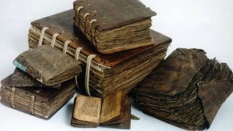 Treventus ScanRobot 2.0 - mesin pemindai otomatis untuk mendigitalkan buku-buku langka dan manuskrip berusia puluhan hingga ratusan tahun. (Doc. Treventus).