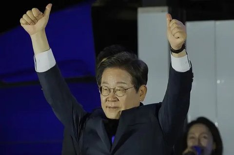 Ekspresi Kim Yo Jong saat melakukan pertemuan dengan Presiden Korsel, Moon Jae-in di Seoul, Korea Selatan, Sabtu, (10/2). Presiden Moon mengadakan makan siang untuk pejabat senior Korut terma