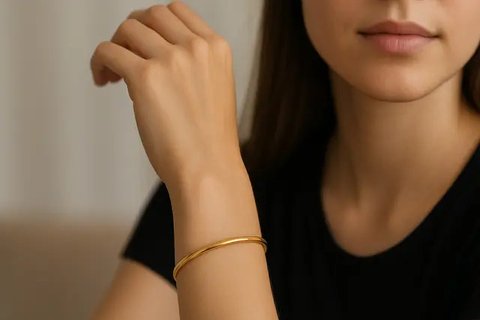 Gelang Emas Model Bangle Kekinian 3-5 Gram (created by AI)