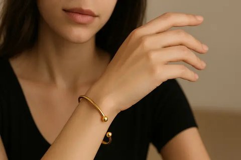 Gelang Emas Model Bangle Kekinian 3-5 Gram (created by AI)