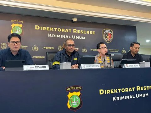 Pegawai Negeri Sipil (PNS) Kementerian Luar Negeri (Kemlu) berinisial ADP (39) ditemukan tewas di dalam kamar indekos Guest House Gondia, Jalan Gondangdia Kecil, Menteng, Jakarta Pusat, Se