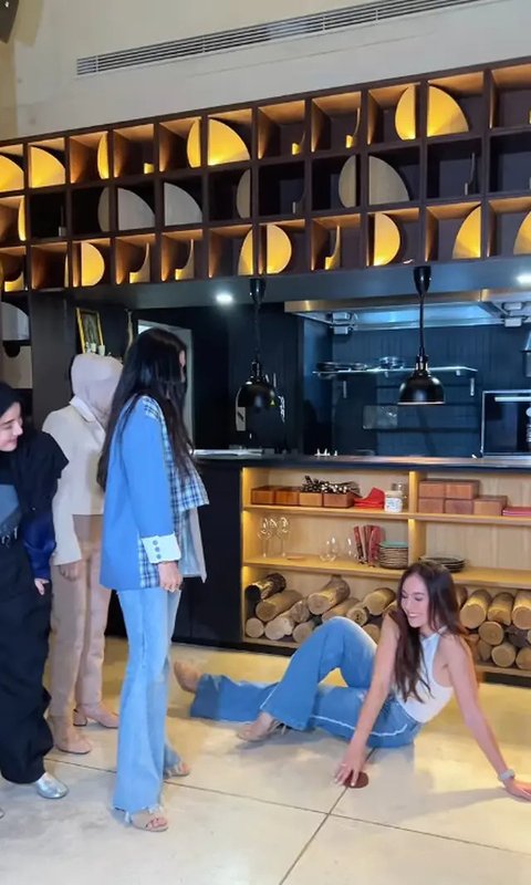 Foto-Foto Geng Cendol Gelar Arisan di Awal 2025, Penuh Keseruan dan Kekompakan (sumber: Instagram/ramadhaniabakrie)