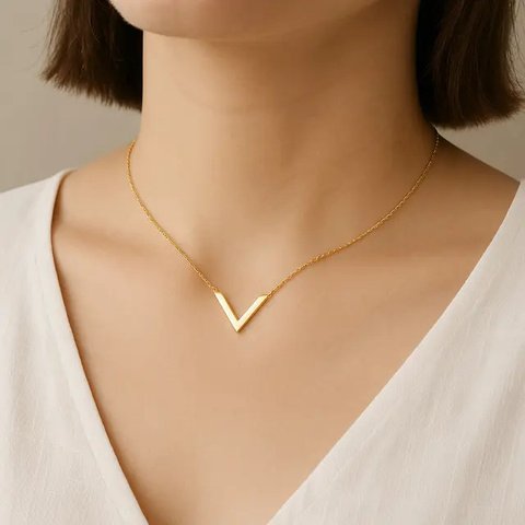 Model Kalung Emas 3 Gram Terbaru untuk Leher Pendek/AI