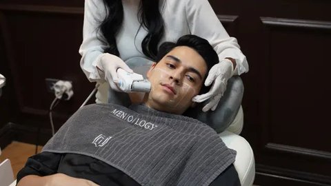 Luna Maya dan Maxime Bouttier menggelar resepsi kedua pernikahan kedua mereka di Jakarta, Rabu (30/7/2025). Sheila on 7 bakal manggung di sana.