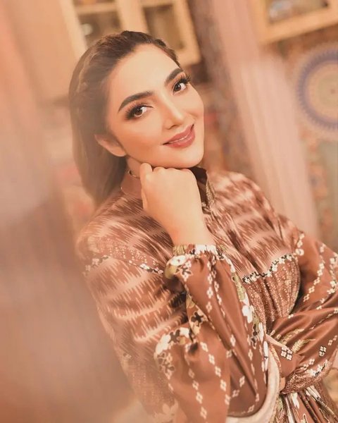 Saat ditemui di kawasan Mampang, Jakarta Selatan Kamis (7/9/2017) penyanyi itu membantah kabar tersebut. Ia mengaku kini sedang sibuk mengurus keluarga dan kariernya di dunia musik. (Adrian U