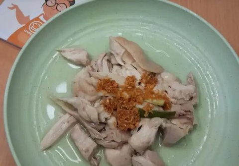 Variasi resep ayam suwir kemangi (Foto: ChatGPT)