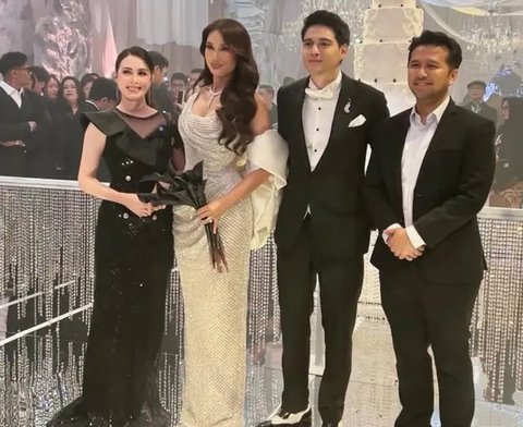 Artis Hadir di Resepsi Luna Maya dan Maxime Bouttier. [@kimbrlyryder]