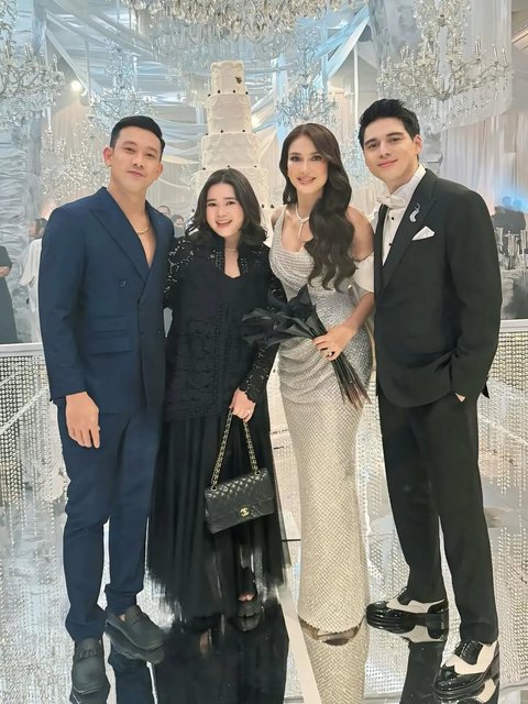 Luna Maya Bawa Buket Bunga Hitam di Resepsi Jakarta, Ternyata Segini Harganya