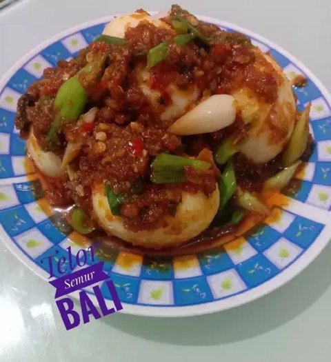 Tak perlu banyak keluar uang untuk menciptakan menu makan siang yang lezat. Seperti yang satu ini contohnya.