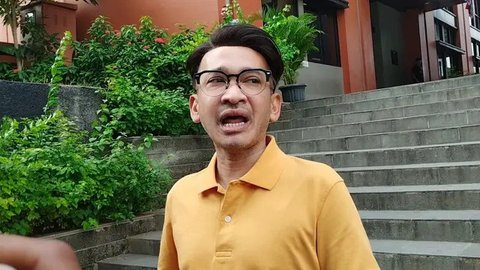 Ruben Onsu melihat langsung kesederhanaan Presiden Indonesia, Joko Widodo. Saat hadir dalam pernikahan Kahiyang Ayu dan Bobby Nasution, presenter dan pemeran itu mengaku kagum dengan Presiden