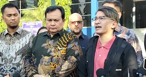 Ruben Onsu melihat langsung kesederhanaan Presiden Indonesia, Joko Widodo. Saat hadir dalam pernikahan Kahiyang Ayu dan Bobby Nasution, presenter dan pemeran itu mengaku kagum dengan Presiden