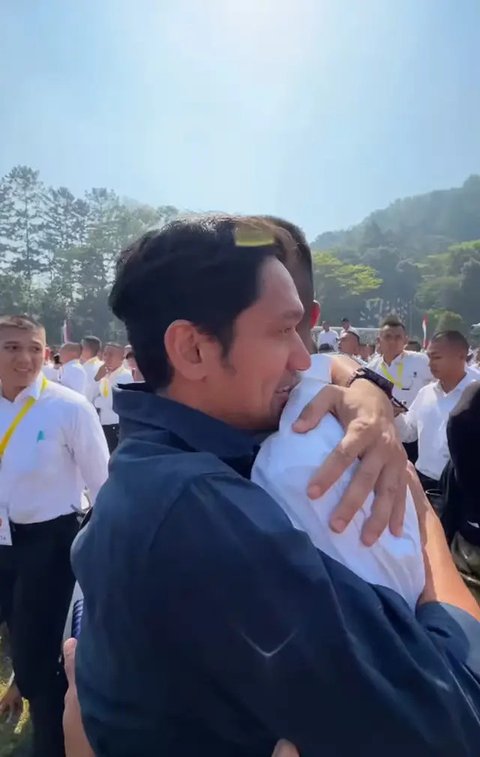 Momen Haru Ibnu Jamil Hadiri Kelulusan Sang Putra yang Lolos Akmil/Instagram/@ibnujamilo