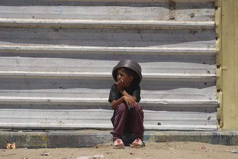 Minimnya bantuan yang bisa masuk ke wilayah Gaza, membuat semakin berkurangnya cadangan makanan. (Eyad BABA/AFP)