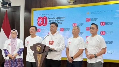 Berbeda dengan tahun lalu, upacara peringatan Hari Kemerdekaan ke-79 RI pada tahun 2024 dilaksanakan di Ibu Kota Nusantara (IKN), Sepaku, Penajam Paser Utara, Kalimantan Timur. Tampak dalam f