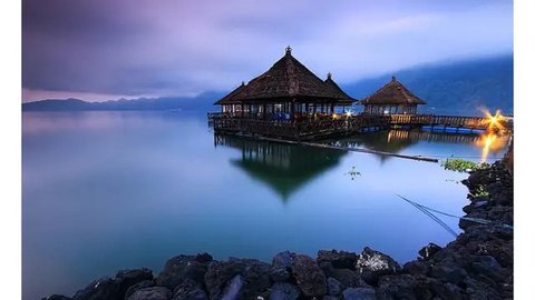 Kabupaten Badung merupakan salah satu pusat pariwisata Bali yang memiliki destinasi wisata terbanyak dan akomodasi wisata terlengkap dibandingkan dengan kabupaten/kota lain di Pulau Dewata.