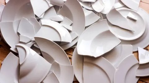 Ilustrasi Mimpi Gelas Pecah Credit: pexels.com/Chuttersnap