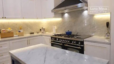 Model Dapur Milik Dahlia Poland (IG: Dahlia Poland)