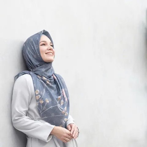 Intip gaya busana Jessica Iskandar dampingi Vincent Verhaag jadi WNI (@inijedar)