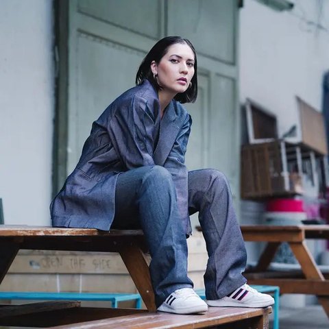 Intip gaya busana Jessica Iskandar dampingi Vincent Verhaag jadi WNI (@inijedar)