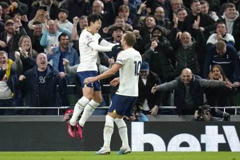 Son Heung-min dan Harry Kane - Duet terbaik saat ini dipegang oleh pasangan dari Tottenham Hotspur. Kombinasi keduanya mampu menyamai rekor sebelumnya yang dipegang oleh duet Didier Drogba da