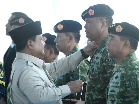 Jenderal Tandyo Budi Revita (Kiri) (Dok:tniad.mil.id)