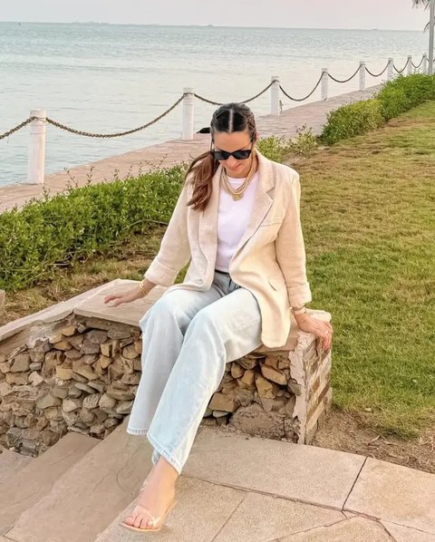 7 Model Kacamata Nia Ramadhani, Tampil Modis di Berbagai Kesempatan dengan Gaya Elegan (sumber: Instagram/ramadhaniabakrie)