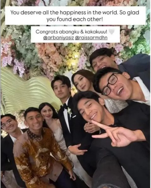 Potret tamu artis di pernikahan Arbani Yasiz dan Raissa Ramadhani. [IG: @giorgino_abraham]