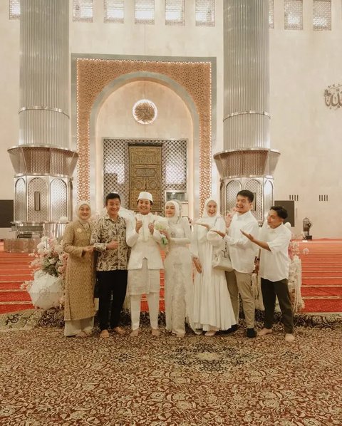 Potret tamu artis di pernikahan Arbani Yasiz dan Raissa Ramadhani. [IG: @giorgino_abraham]