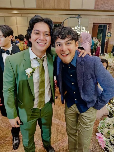 Potret tamu artis di pernikahan Arbani Yasiz dan Raissa Ramadhani. [IG: @giorgino_abraham]
