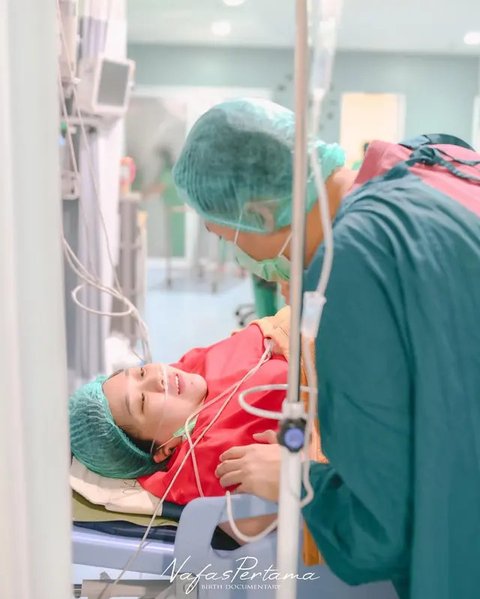 Potret Clarissa Putri Melahirkan