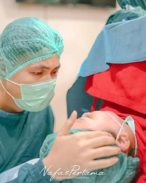 Potret Clarissa Putri Melahirkan
